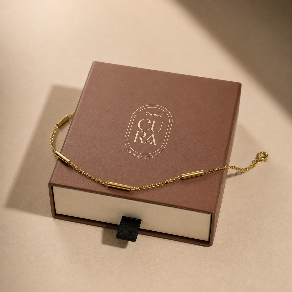 Textured Heart & Gold Bar Chain Bracelet
